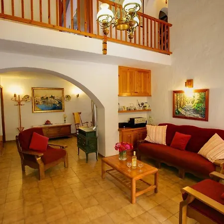 Villa Cala Blanca Sleeps 8 Pool Air Con Wifi *