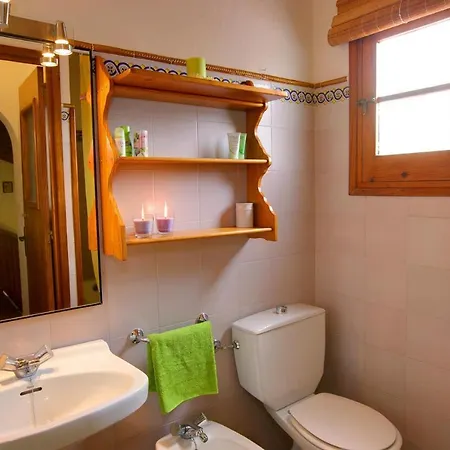 Villa Cala Blanca Sleeps 8 Pool Air Con Wifi *
